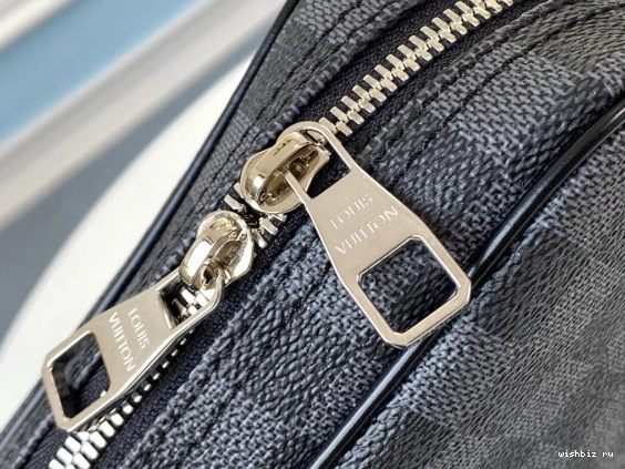 WIS GM VUITTON LOUIS POUCH TOILETRY 0925